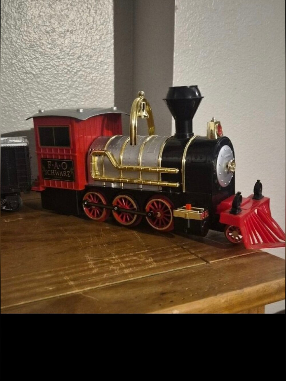 FAO Schwarz Christmas Tree Train Set 4 Cars Track Working Sound